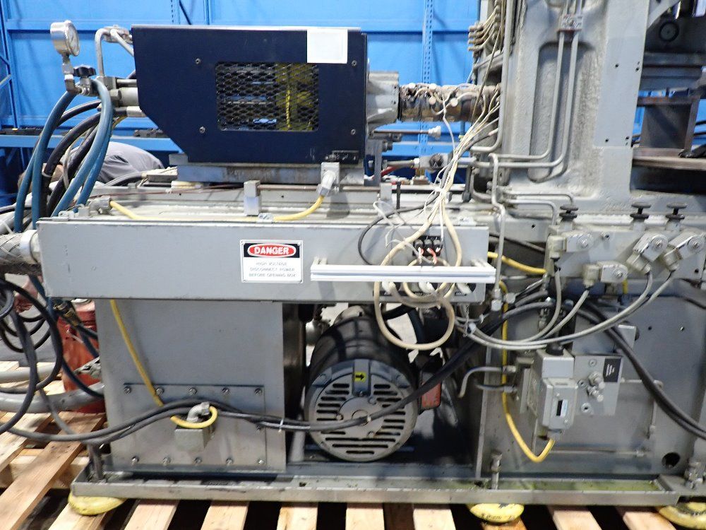 Newbury 1990 Newbury V230ars Injection Molder