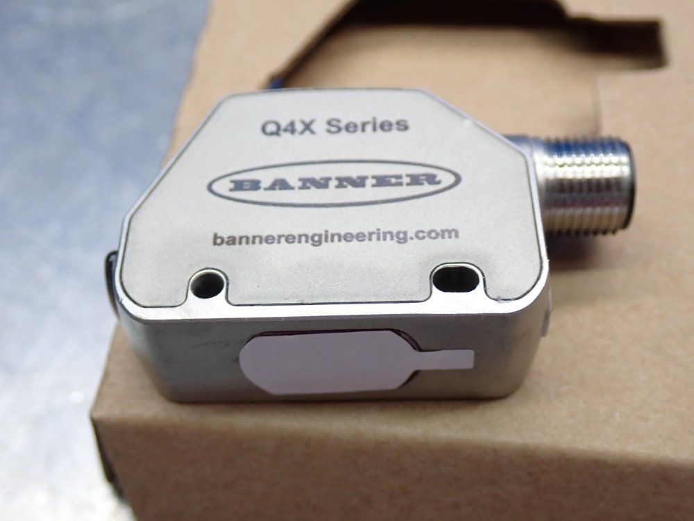 Banner Engineering Laser Distance Sensor
