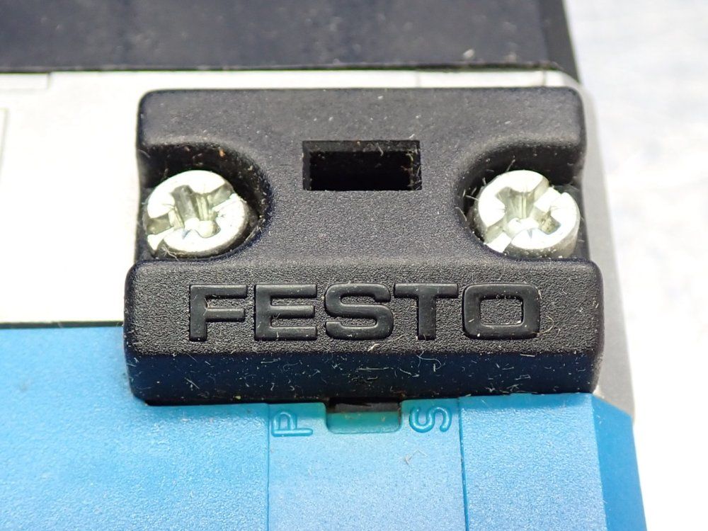 Festo Hand Lever Valve - Vl-5/2-d-2-fr-c