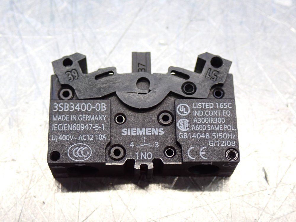 Siemens 22mm Flat Mommentary Push Button - 3sb3602-0aa11