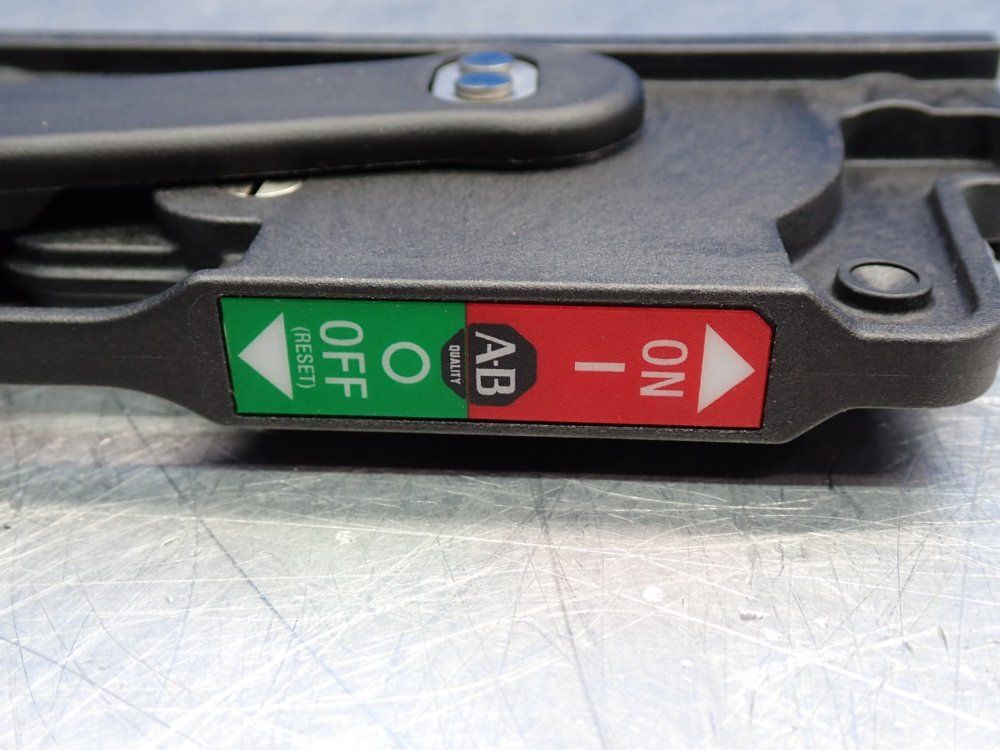 Allen Bradley Molded Disconnect Switch Handle - 1494f-p1