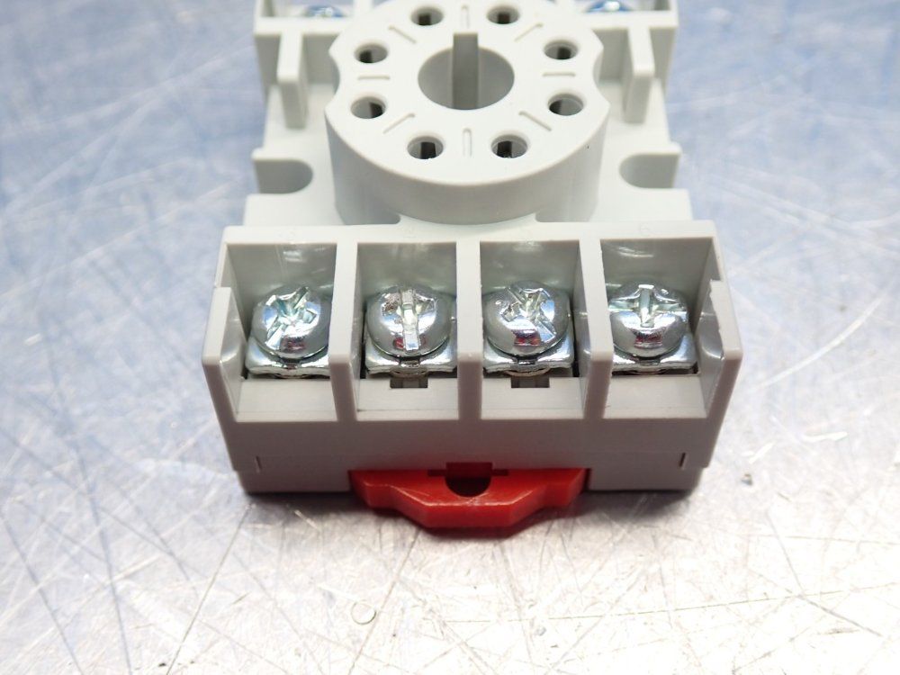 Dayton 8 Pin Relay Socket - 5x852n