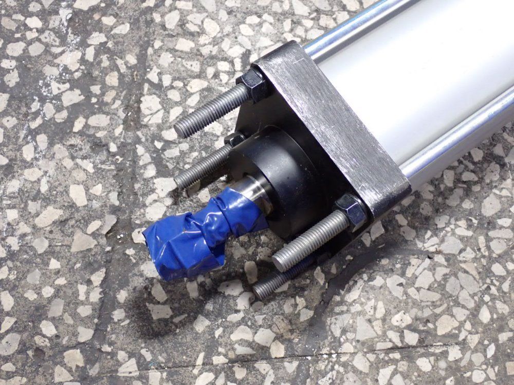 Cylinder