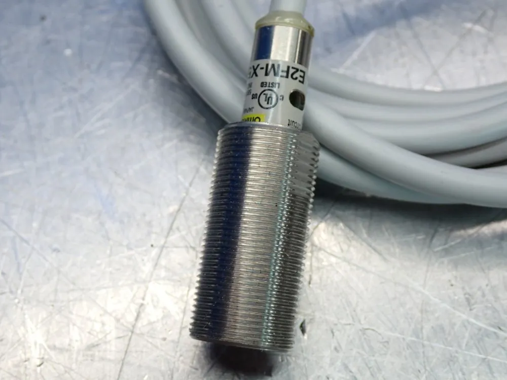 Omron 5 Mm Sensing Distance Proximity Switch - E2fm-x5d1