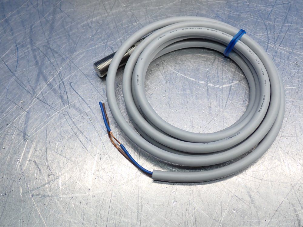 Omron Proximity Switch - E2fm-x2d1