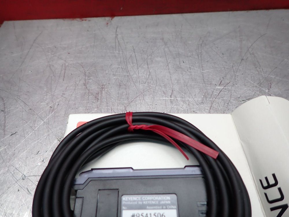 Keyence 12-24 Vdc Input Fiber Optic Sensor - Fs-v31