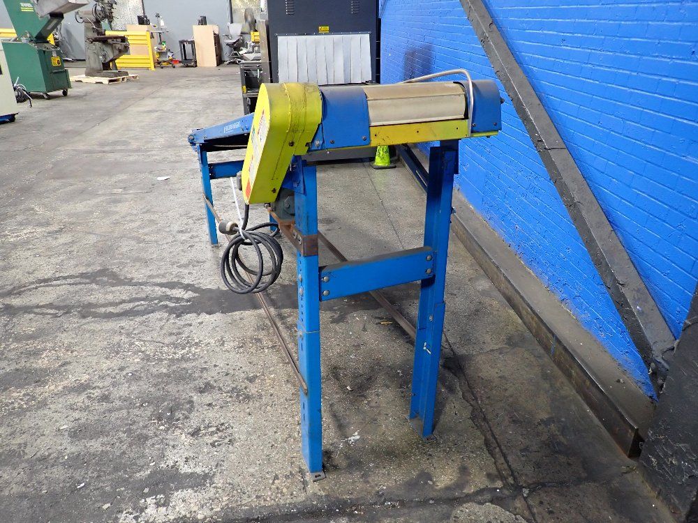 New London Engineering Electric Belt Lift Conveyor