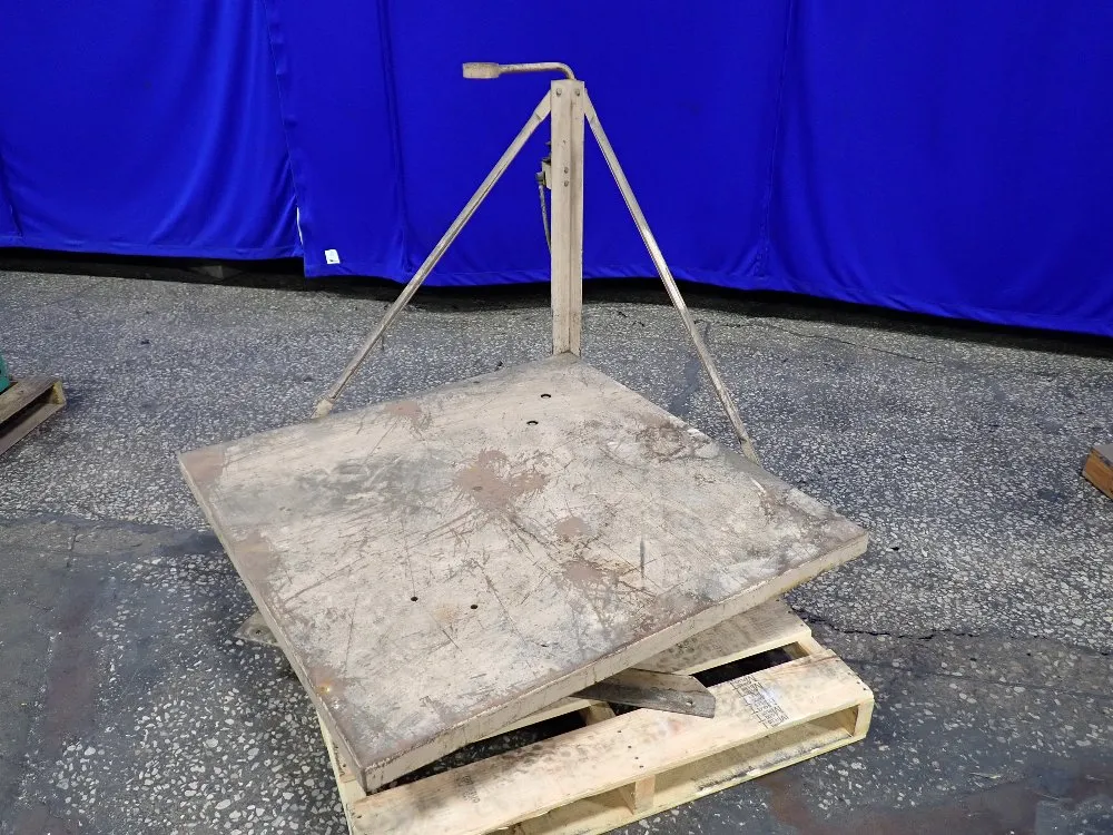 LIFT TABLE