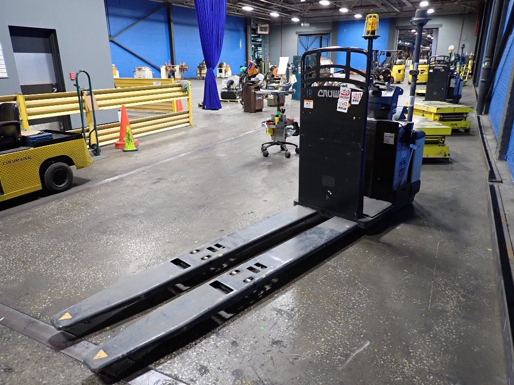 Crown Crown Access123 Electric Pallet Jack