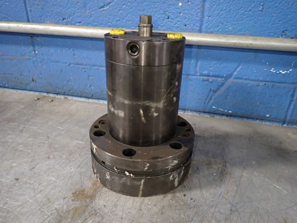 Hilma Swing Clamp