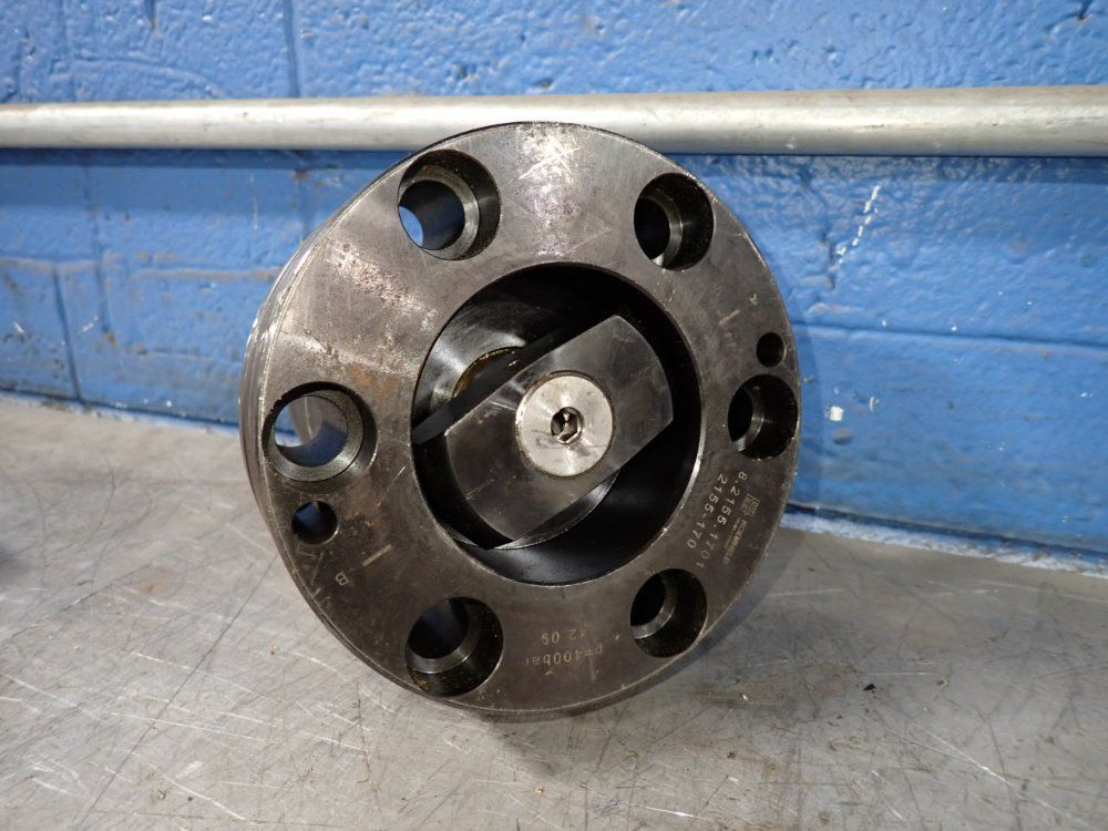 Hilma Swing Clamp