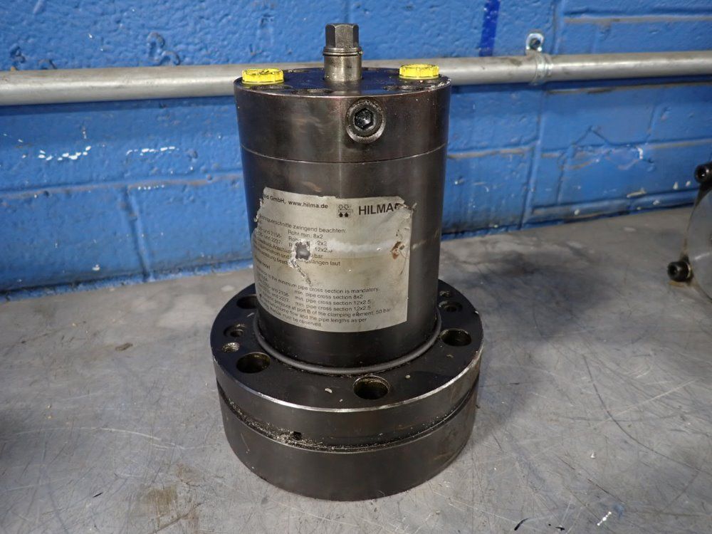 Hilma Swing Clamp