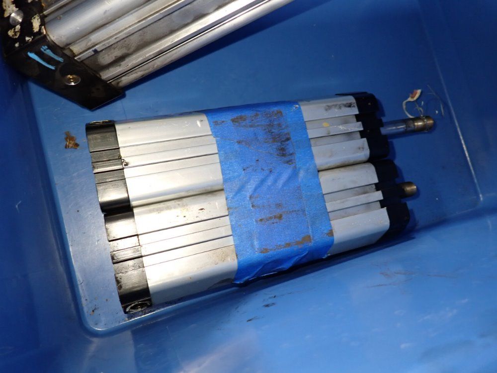  Cylinders