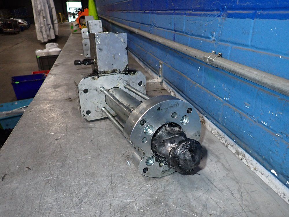 Nordson Hydraulic Pump - 190cc.xd3