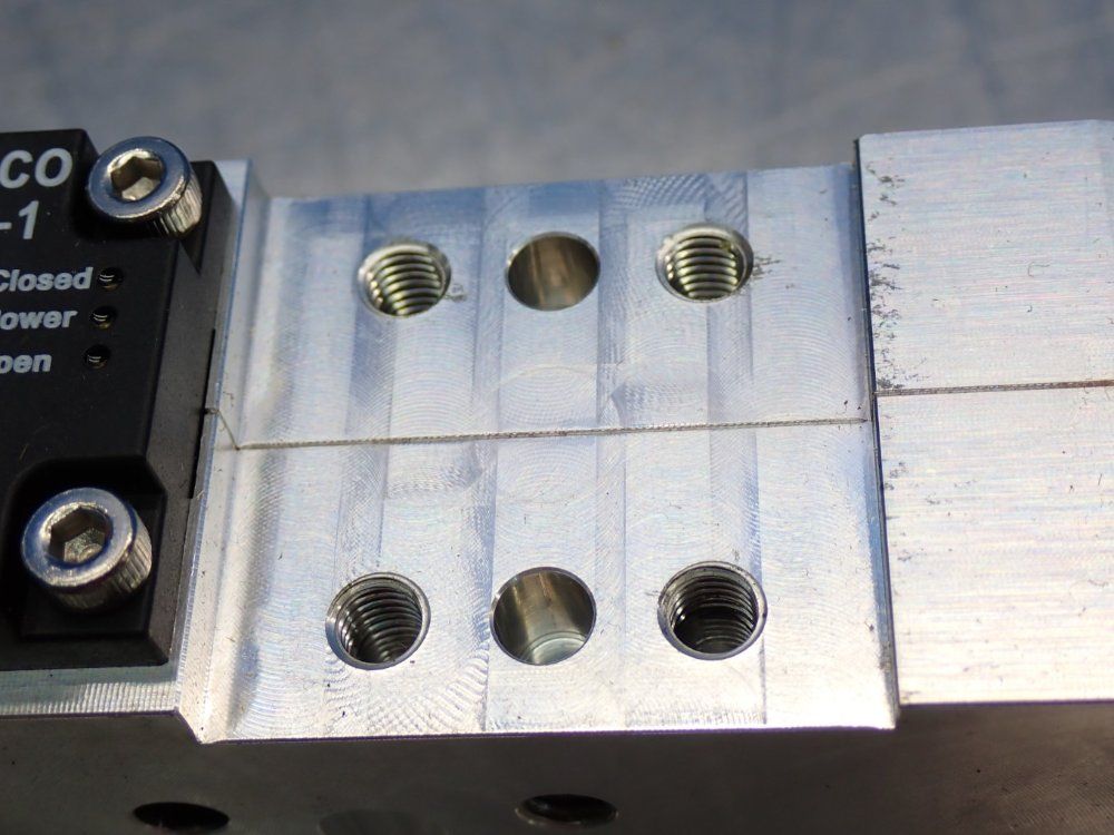 Destaco Pneumatic Power Clamp - 82l4n-203b708b