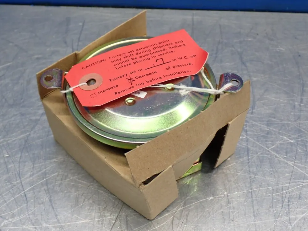 Dwyer Series 1900 Compact Low Differential Pressure Switch - 1910-1-preset