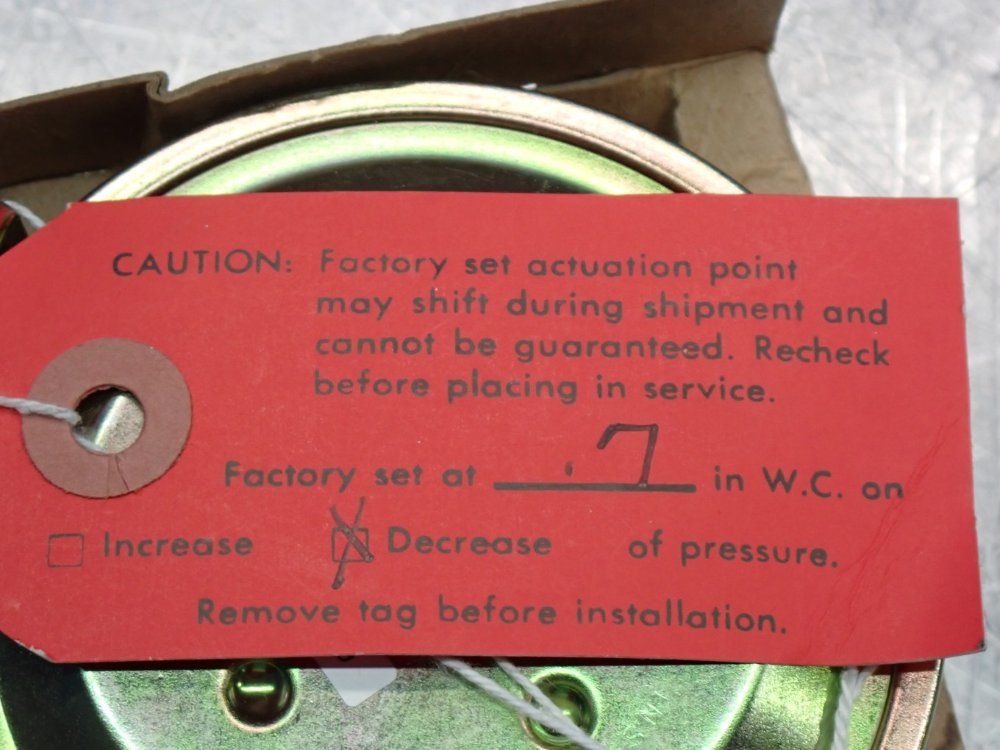 Dwyer Series 1900 Compact Low Differential Pressure Switch - 1910-1-preset