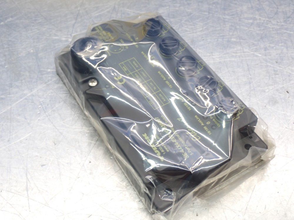 Turck 5 Port Industrial Ethernet Switch - Se-44x4-e524/cs30007