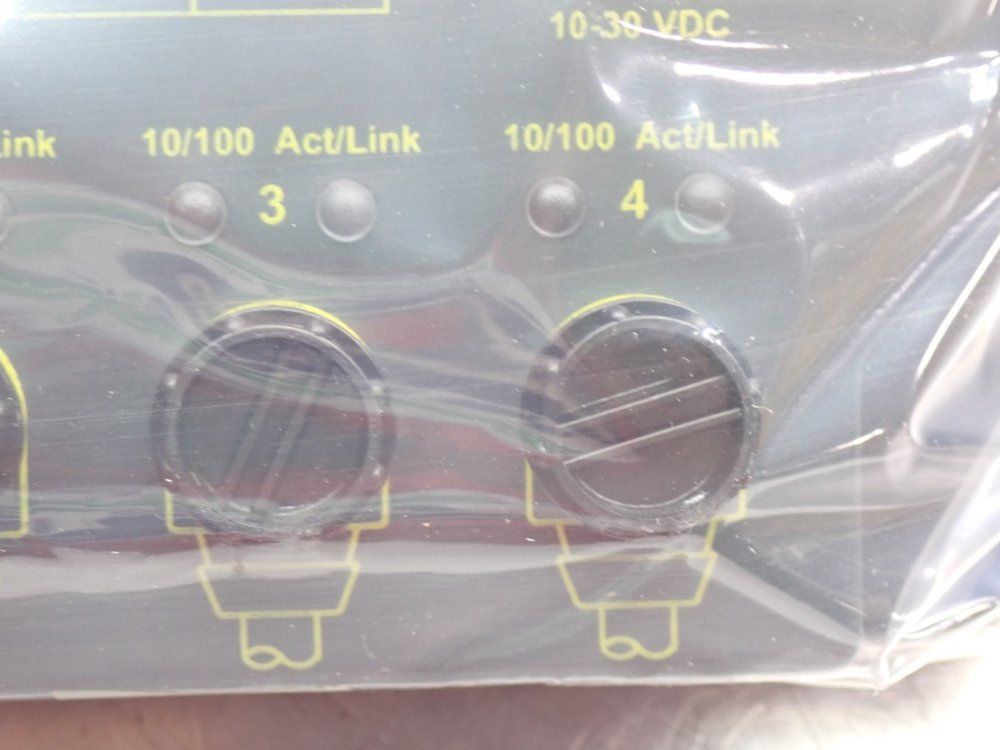 Turck 5 Port Industrial Ethernet Switch - Se-44x4-e524/cs30007