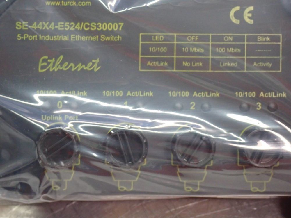 Turck 5 Port Industrial Ethernet Switch - Se-44x4-e524/cs30007
