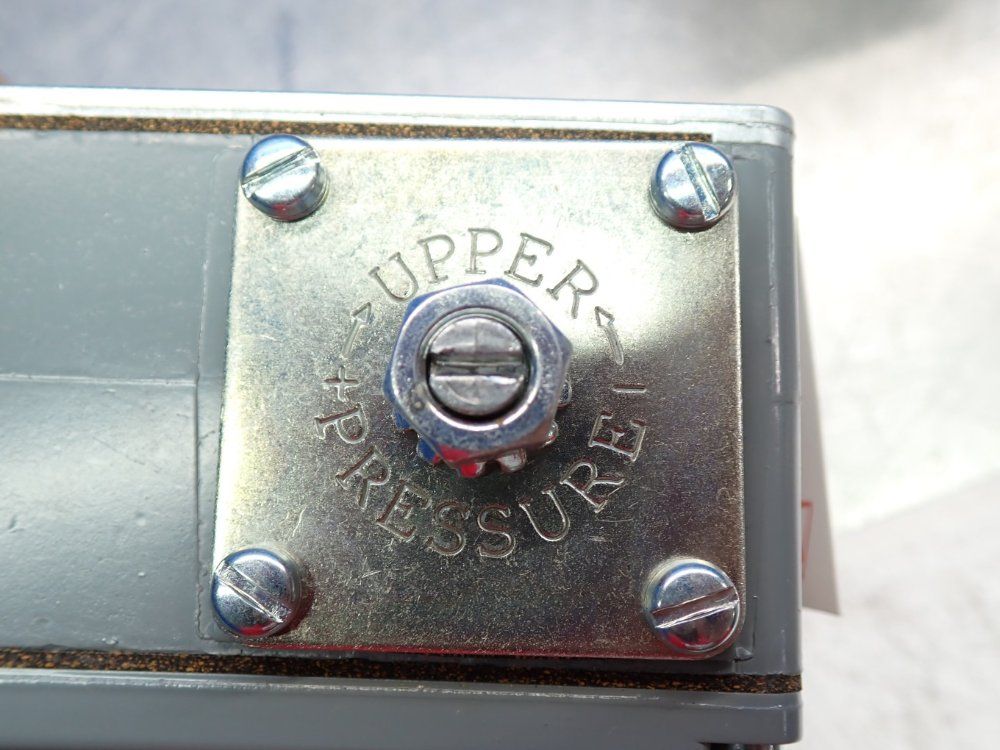 Allen Bradley Pressure Control Switch - 836t-t352jx130x15