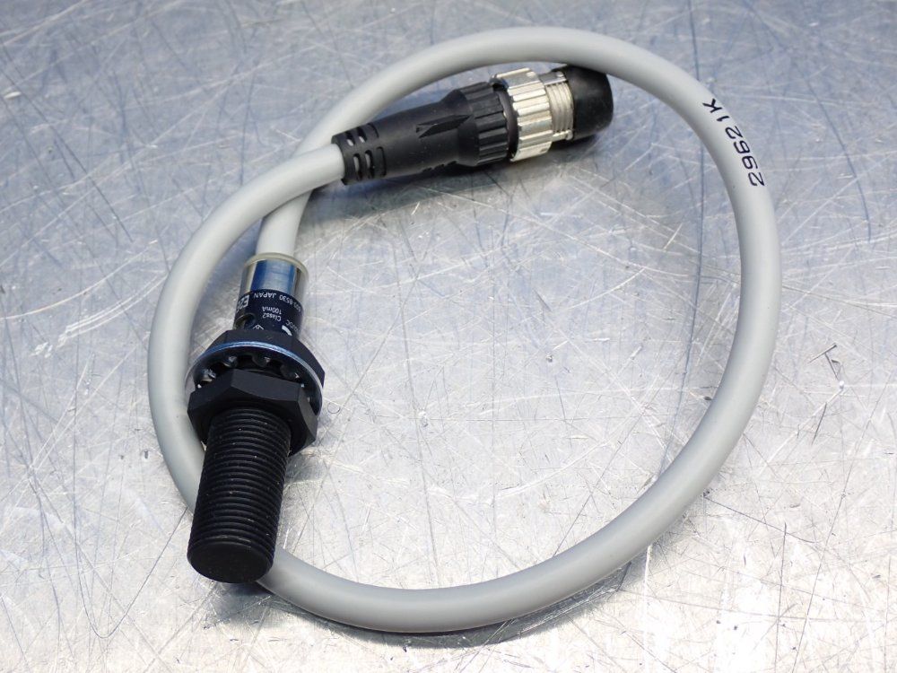 Omron Proximity Switch - E2ef-qx3d1-m1tgj