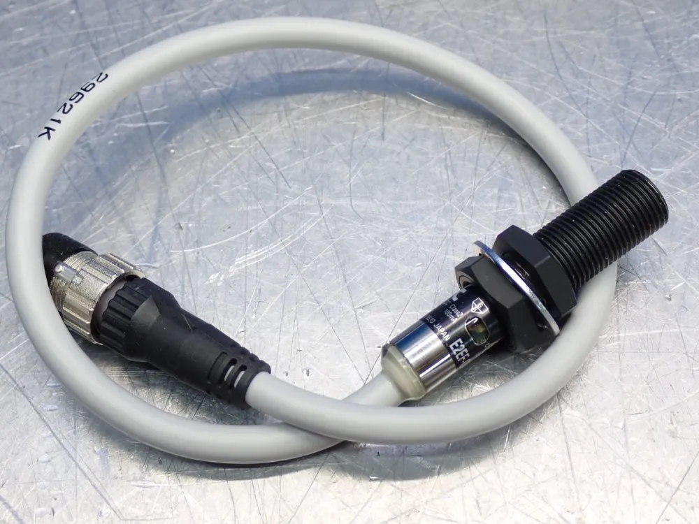 Omron Proximity Switch - E2ef-qx3d1-m1tgj