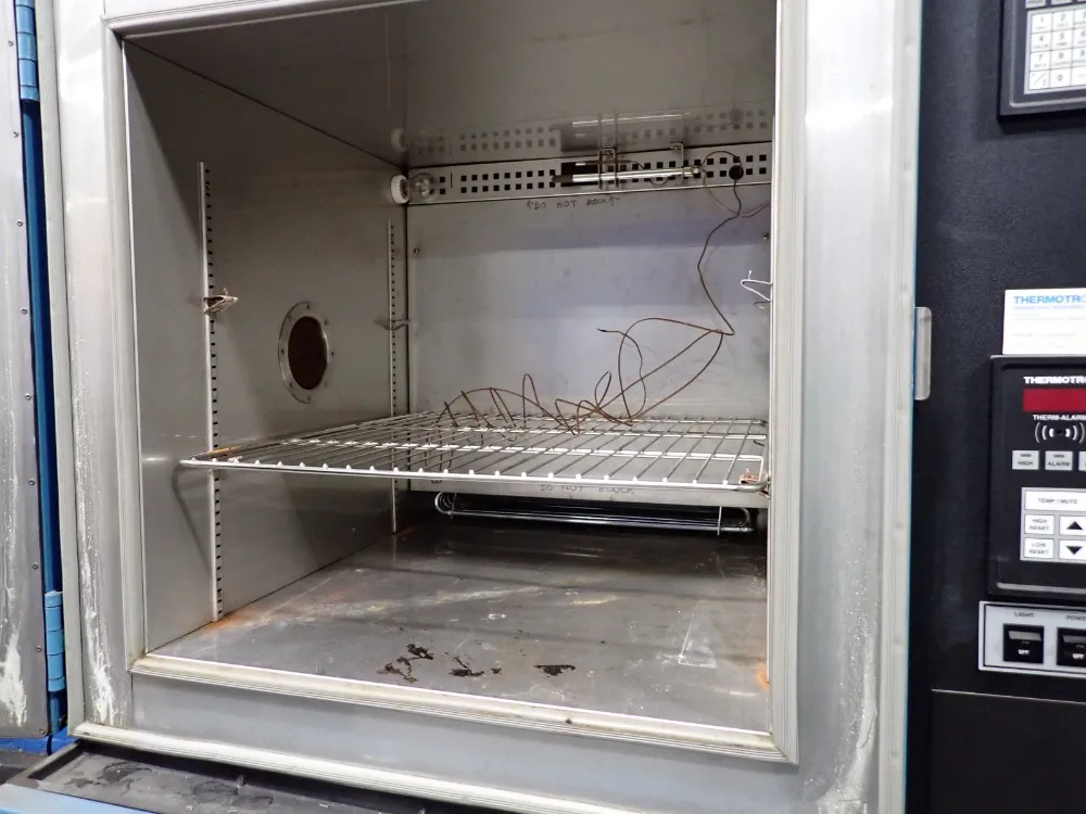 Thermotron Thermotron Sm8c Temperature Chamber