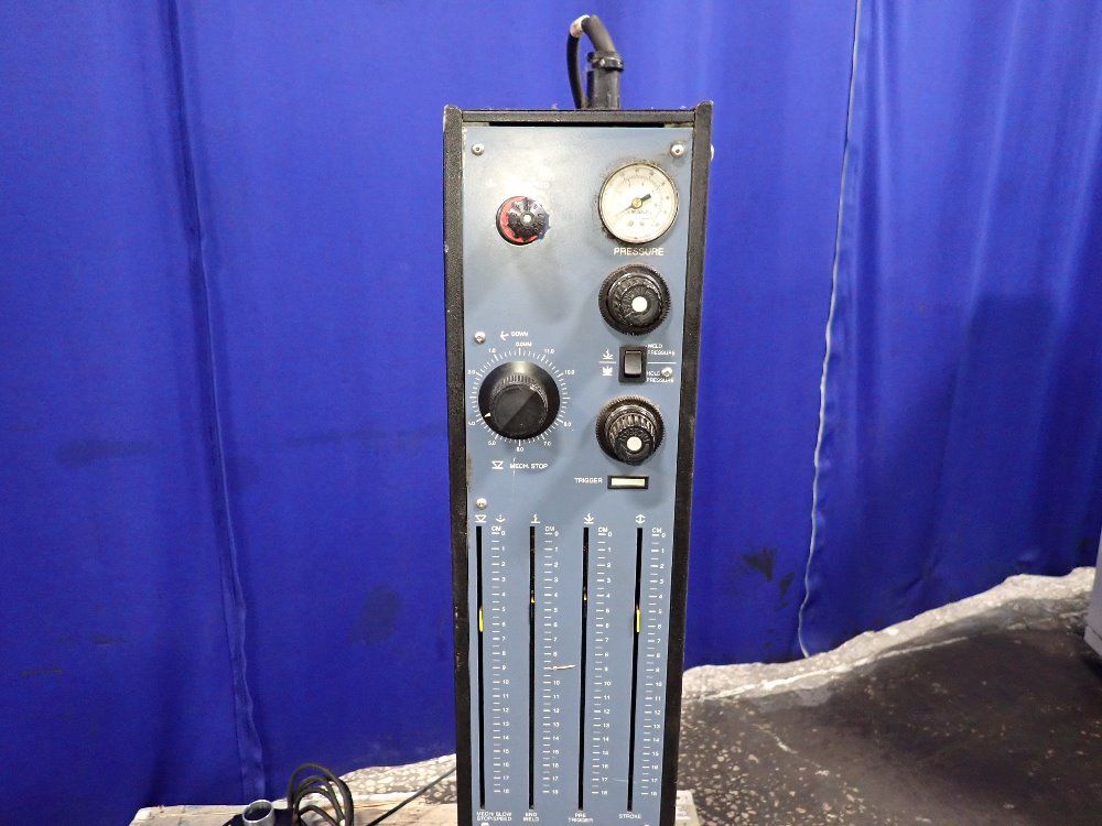 Dukane Ultrasonic Welder