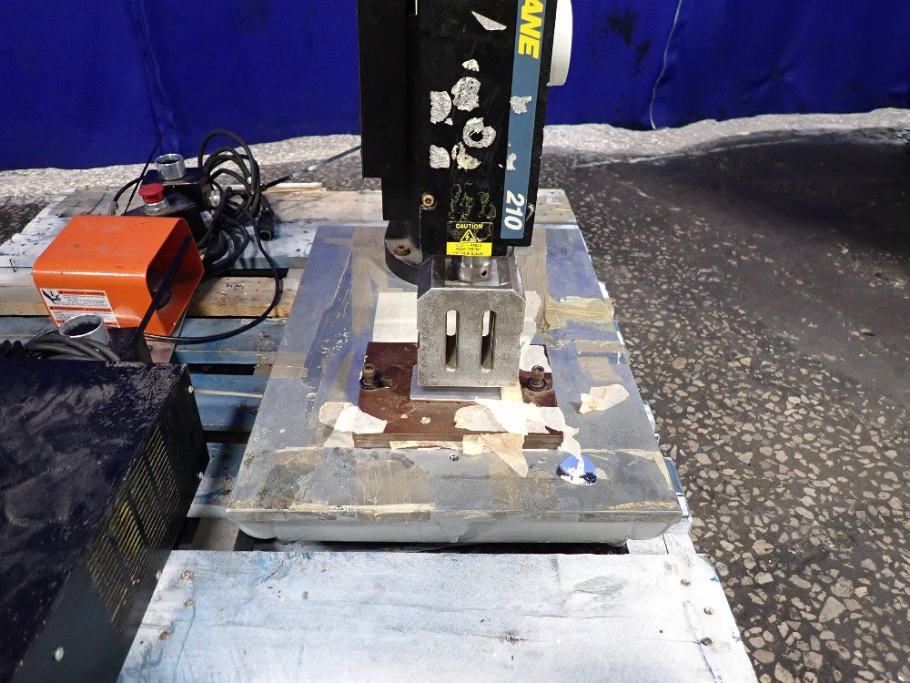 Dukane Ultrasonic Welder