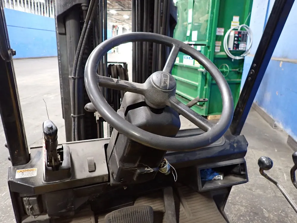 Yale Yale Glc050tgnuaq84 Propane Forklift