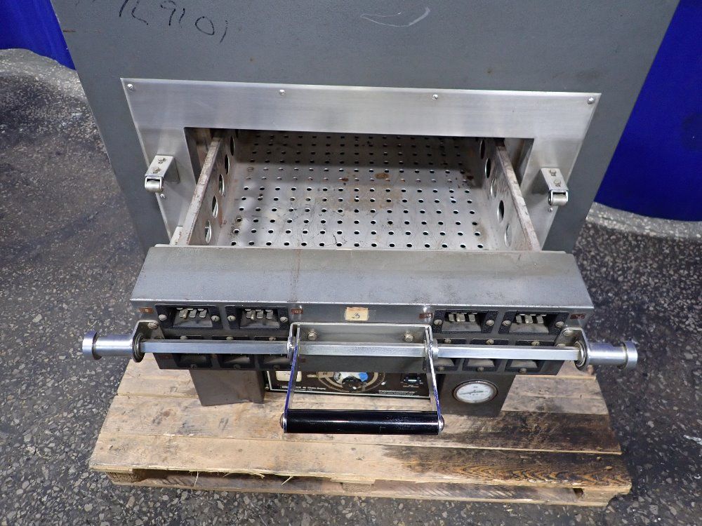 Blue M Oven