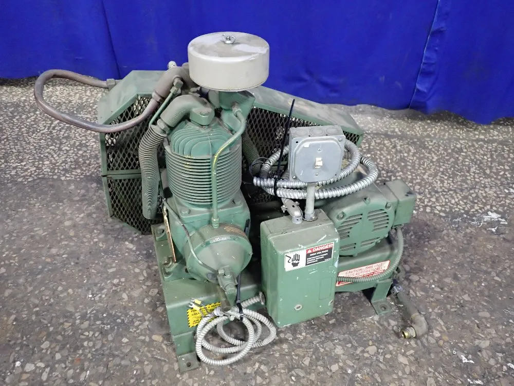 AIR COMPRESSOR