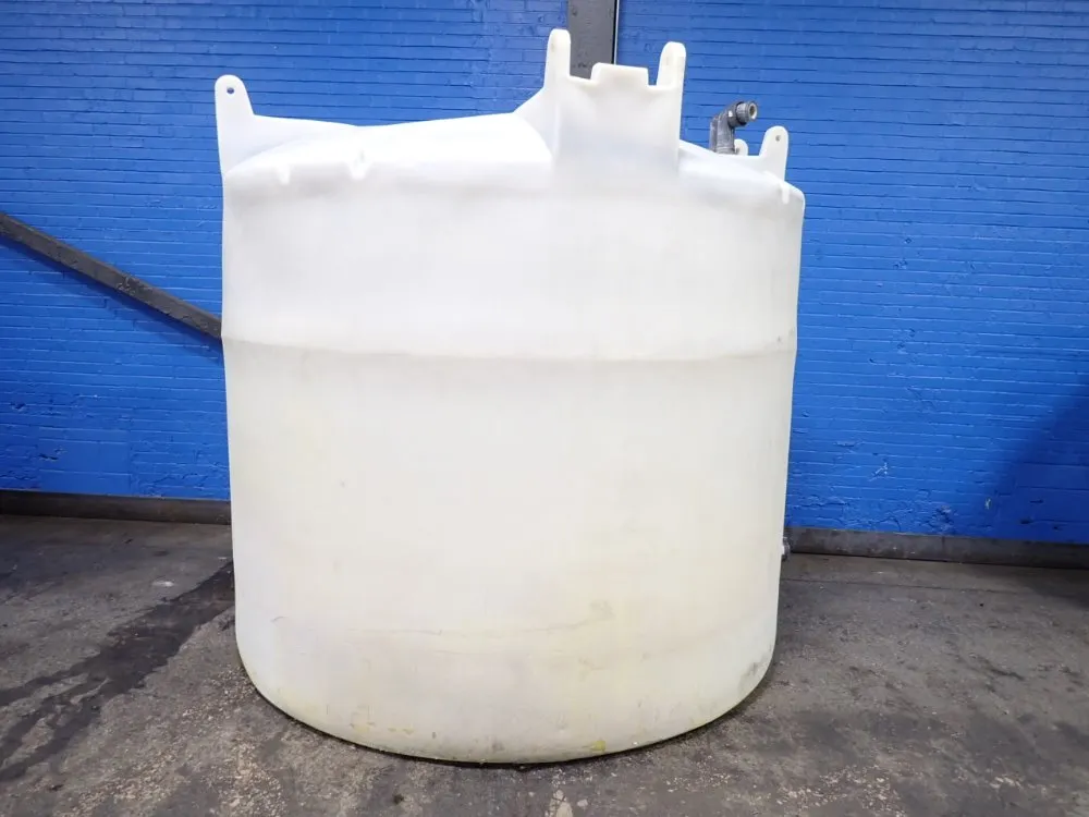 PLASTIC TANK