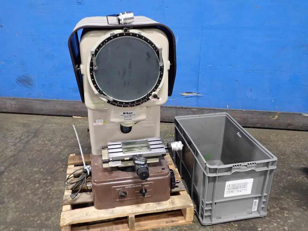 OPTICAL COMPARATOR