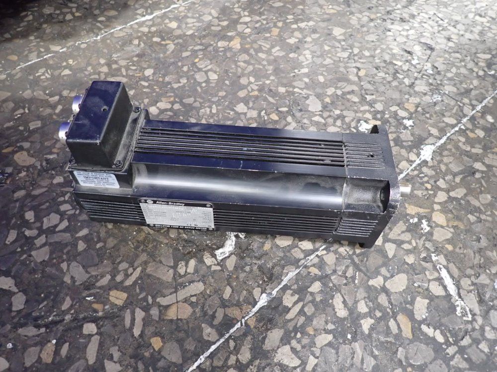 Allen Bradley Allen Bradley 1326abb430gs2l Servo Motor