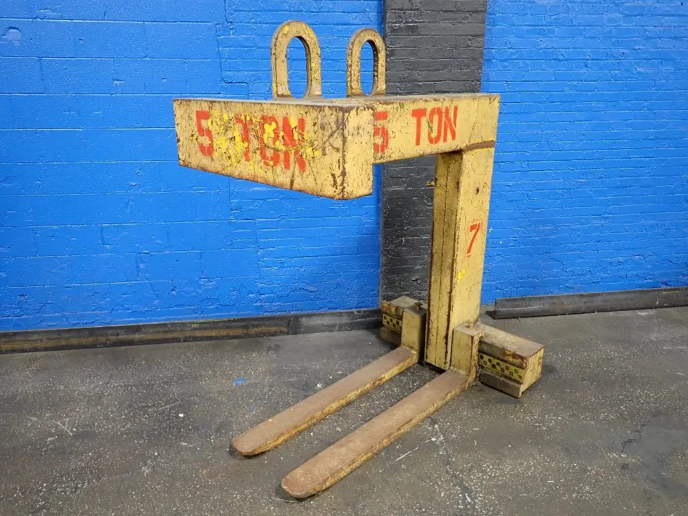 PALLET LIFTER