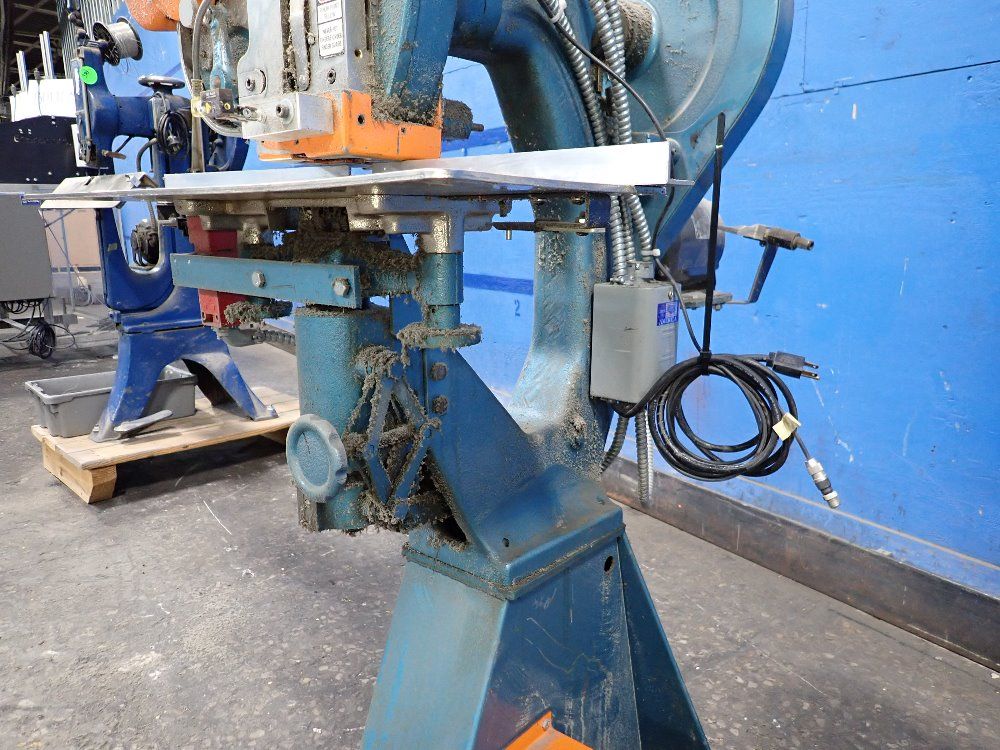 Isp Stitching  Bindery Stitcher