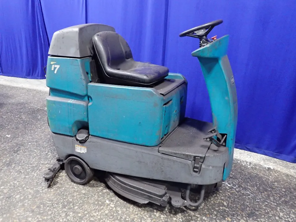 FLOOR SCRUBBER