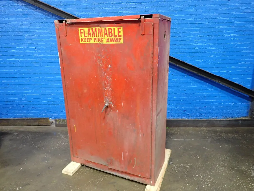 FLAMMABLE LIQUID STORAGE CABINET