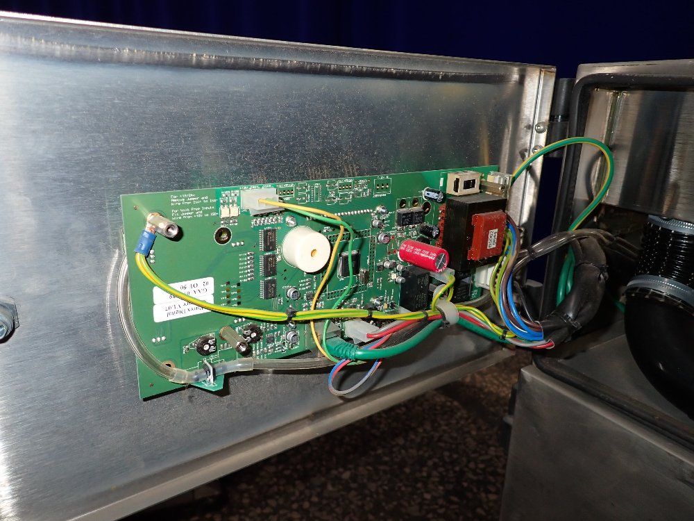 Domino Fume Extraction Cabinet