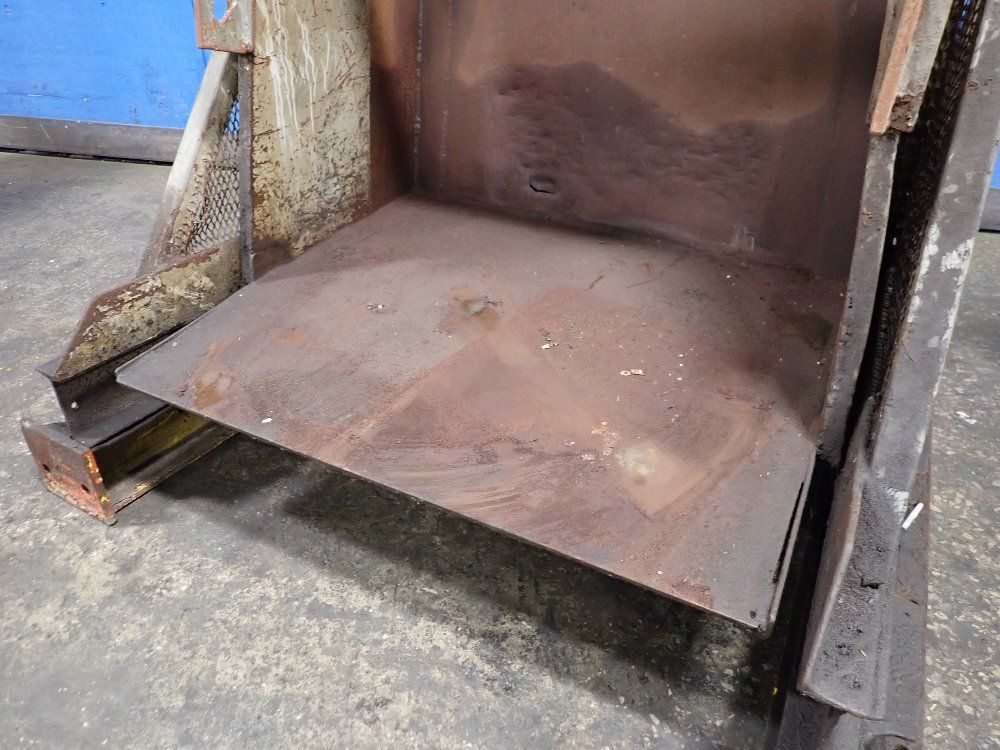  Dump Hopper