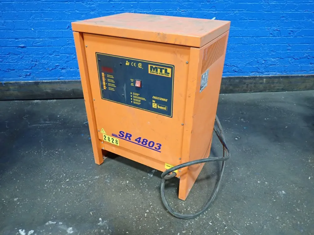 BATTERY CHARGER