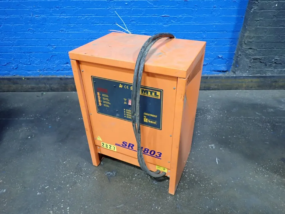 BATTERY CHARGER