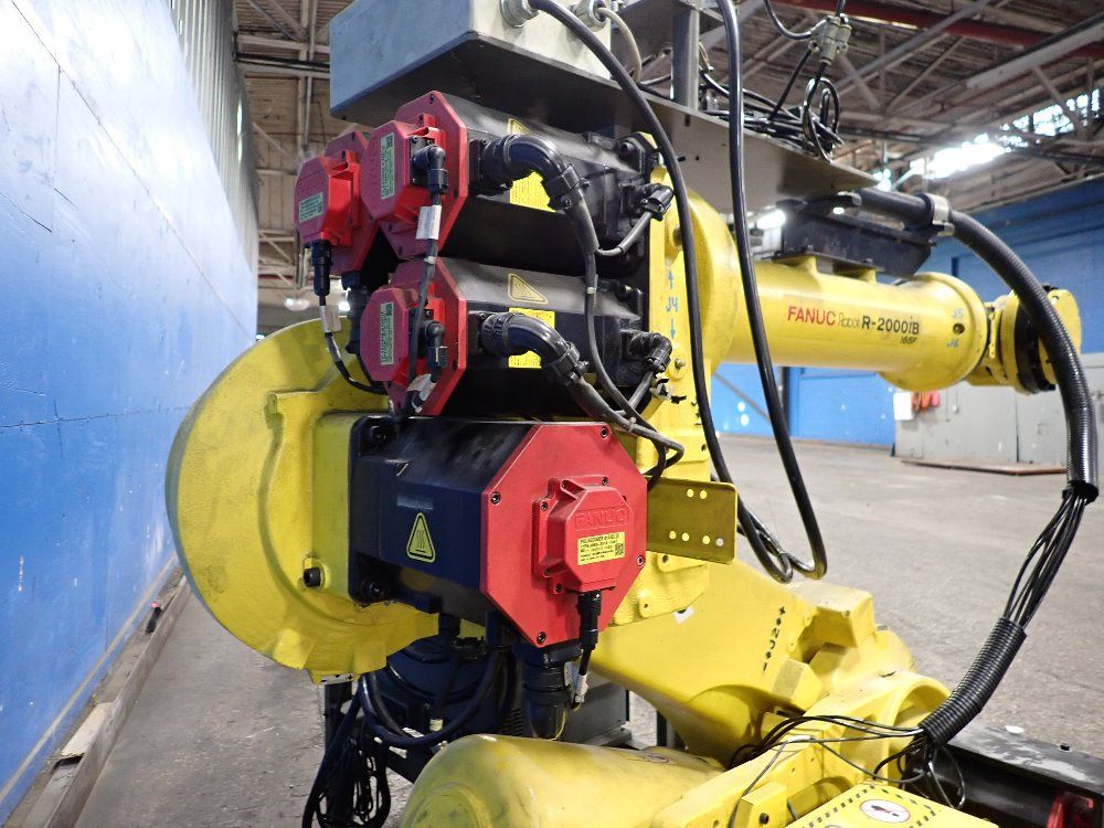 Fanuc 2013 Fanuc R2000ib 165f Robot