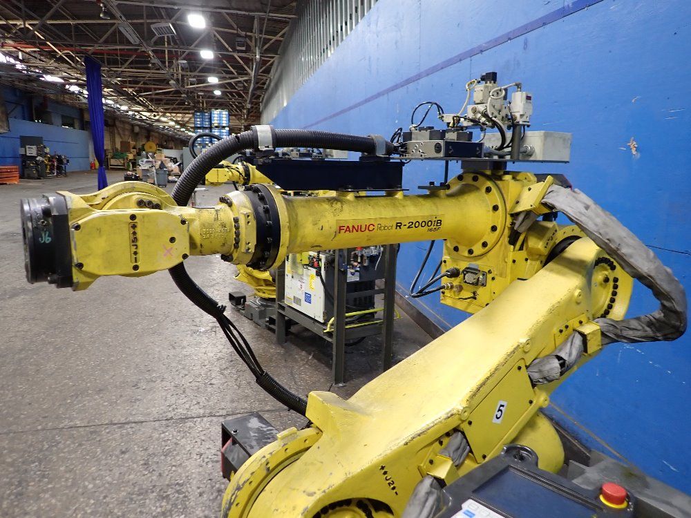 Fanuc 2013 Fanuc R2000ib 165f Robot