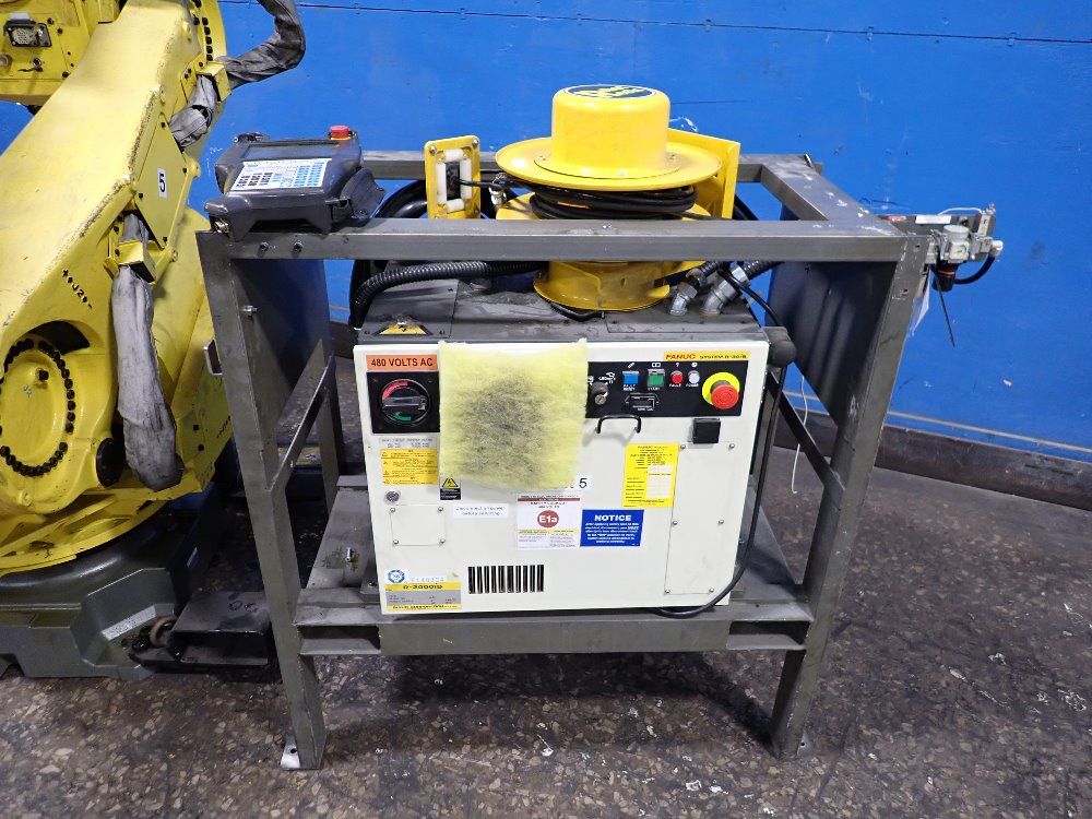 Fanuc 2013 Fanuc R2000ib 165f Robot