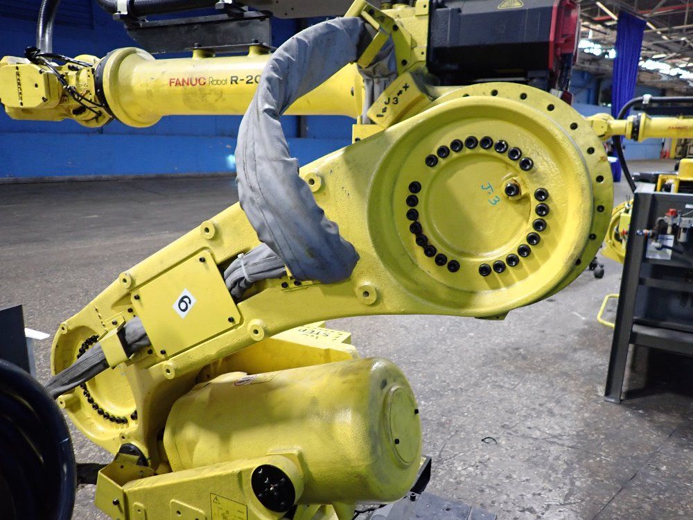 Fanuc 2013 Fanuc R2000ib 165f Robot