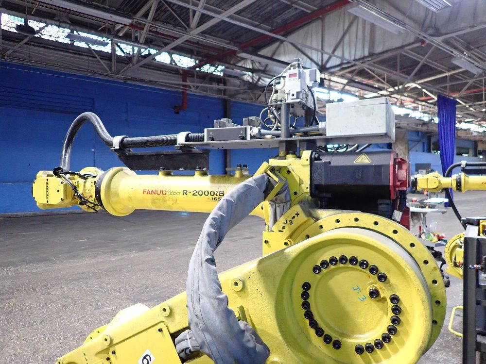 Fanuc 2013 Fanuc R2000ib 165f Robot