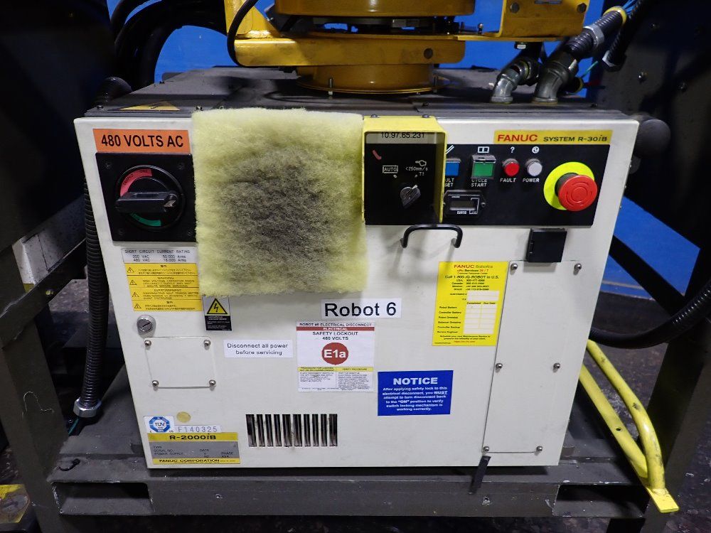 Fanuc 2013 Fanuc R2000ib 165f Robot